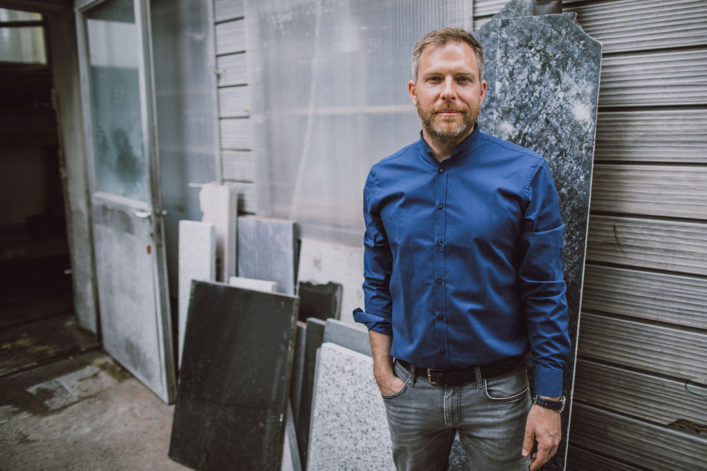 Persönliches Beratungsgespräch mit Steinmetzmeister Daniel Probst-Bosch