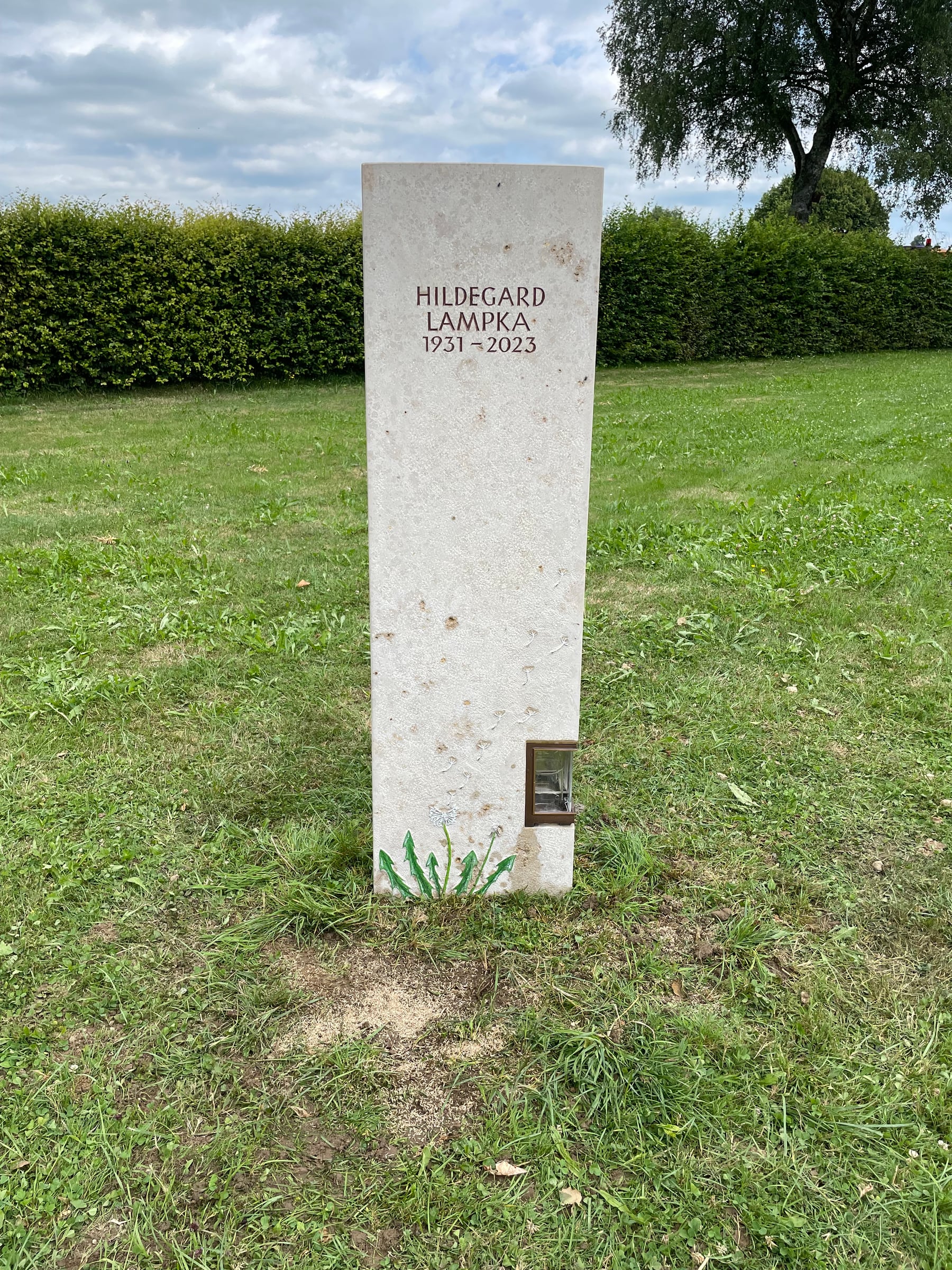 G 552 | Pusteblume Grabstein Löwenzahn