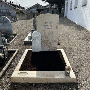 H 421 | Doppelgrabstein Sonnenstrahl & Sterne | Steinmetzwerkstatt Kempten Allgäu